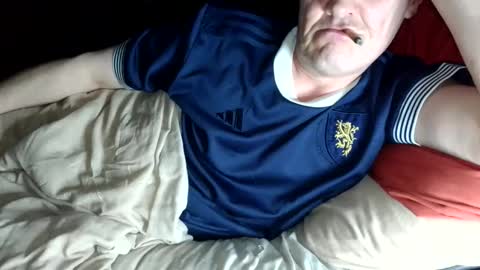 curvelover1977 online show from May 17, 2:52 am