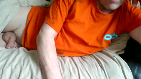 curvelover1977 online show from June 7, 9:16 am