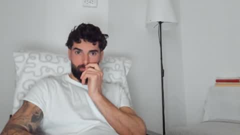 cuteeboy online show from February 8, 10:21 am