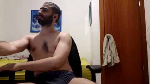 cuteguy52 online show from June 13, 9:45 pm