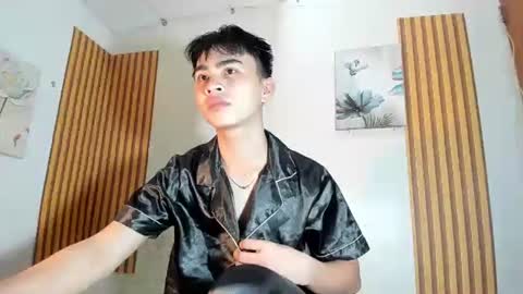 Snapshot of cutie_luwi chatting on October 20, 11:47 am luwi online show from October 20, 11:47 am