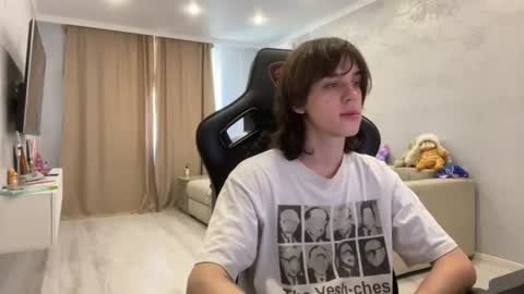 cutiedutee online show from August 7, 8:43 am