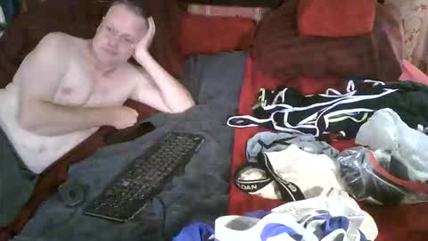 Snapshot of daddycubbyhubby chatting on October 19, 11:19 pm Daddy online show from October 19, 11:19 pm