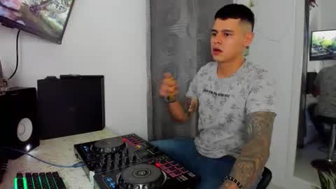 my name is Jhon and I live in colombia online show from May 28, 3:48 am