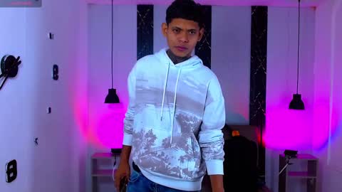 damar_felipe online show from November 18, 4:49 am