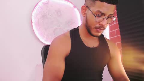 instagram damiannreed. online show from December 17, 2:11 pm