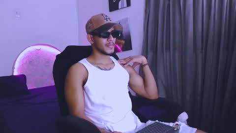 instagram damiannreed. online show from March 5, 1:24 am