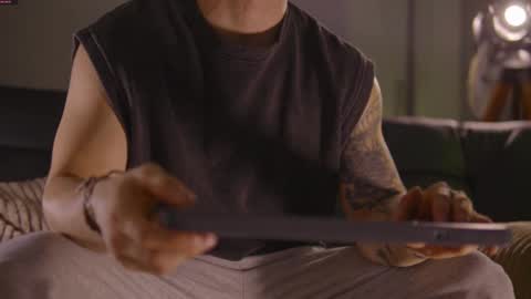 insta damn8   --------  online show from October 20, 10:46 pm