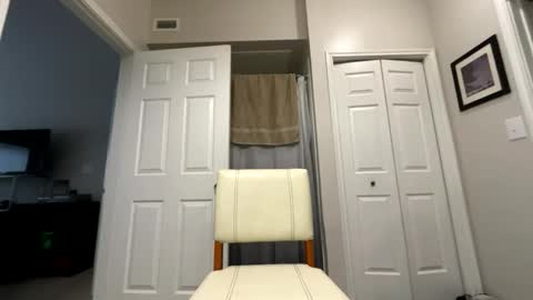 Clyde online show from February 23, 3:37 pm