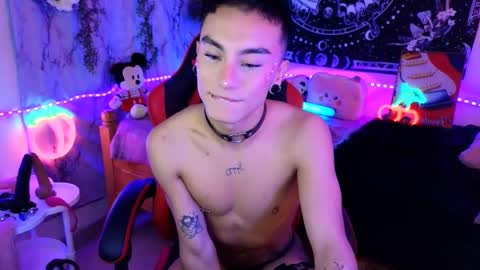 damon_clark_ online show from March 4, 8:16 pm