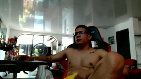 damyan_2003 online show from July 2, 3:29 pm