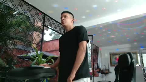 Snapshot of damyan_2003 chatting on September 25, 10:52 pm damyan_2003 online show from September 25, 10:52 pm
