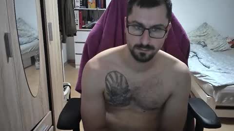 Snapshot of dan_the_man405 chatting on October 20, 7:29 pm King Dan online show from October 20, 7:29 pm