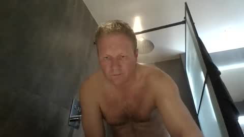 daniel0805 online show from October 31, 12:19 pm