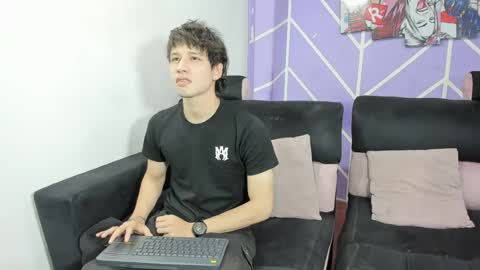 daniel_hot_11 online show from June 26, 8:22 pm