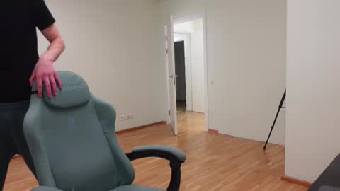 DANIEL SHAWN online show from February 15, 7:00 pm