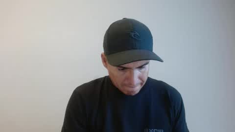 Snapshot of daniel_surfer chatting on December 26, 12:16 pm Daniel  online show from December 26, 12:16 pm