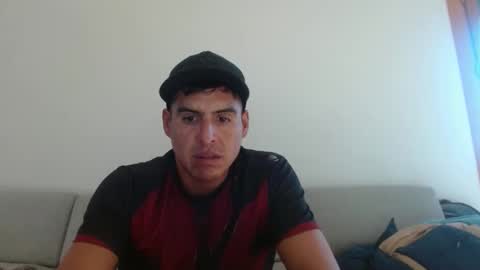 Snapshot of daniel_surfer chatting on December 25, 1:30 pm Daniel  online show from December 25, 1:30 pm