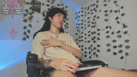 danny_phantom_09 online show from December 6, 3:52 am