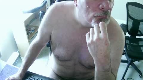 Danny bear online show from August 1, 8:41 pm