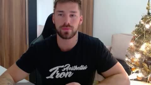 darius_94 online show from December 22, 11:18 am