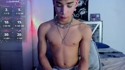 Snapshot of darkboy26_ chatting on September 13, 11:17 pm Blake online show from September 13, 11:17 pm
