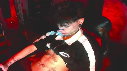   online show from November 26, 8:17 am