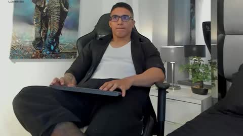 Dash online show from February 16, 11:30 am