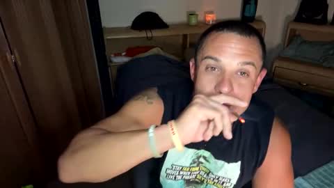 dave875126 online show from May 23, 10:15 pm