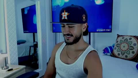 Hey im David that loves to explore and speak their fantasies. Very open talktative and nice. Feel free to chat with me online show from April 14, 1:06 am