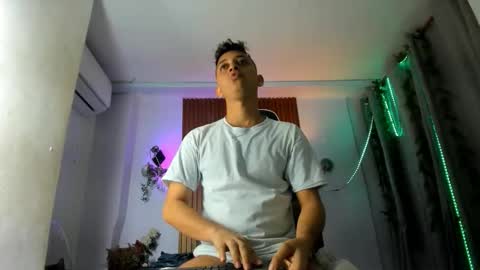 david_niet online show from December 1, 6:00 pm