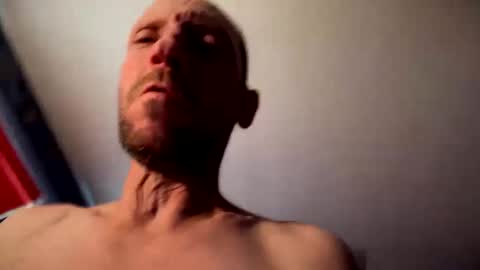 Snapshot of davidcav240 chatting on October 1, 6:01 pm davidcav240 online show from October 1, 6:01 pm