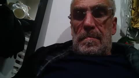 deanofflove2210 online show from July 21, 5:15 pm
