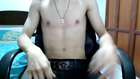 Snapshot of dei_v_48 chatting on October 20, 5:55 am DEIVY online show from October 20, 5:55 am