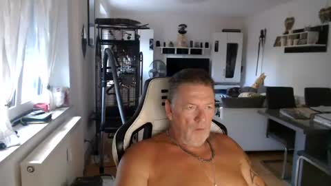 deinprinz2312 online show from August 5, 4:50 am