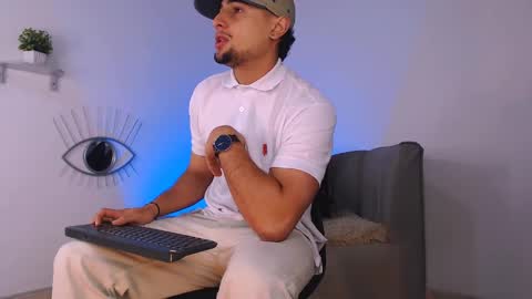 Snapshot of deivy_gram chatting on January 20, 2:53 am DEIVY online show from January 20, 2:53 am