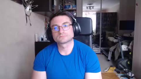 Den online show from December 12, 10:56 am