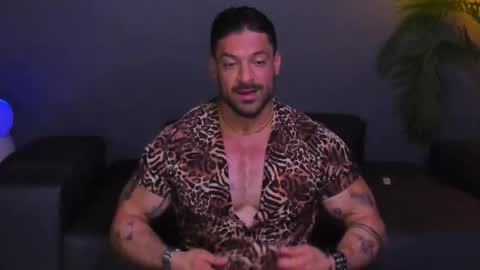 dennis_cox_ online show from November 22, 2:49 pm