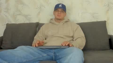 dennis munera online show from December 27, 10:34 am