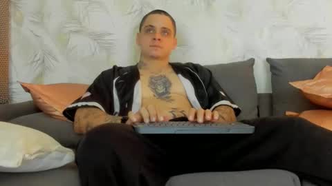 dennis munera online show from February 16, 11:38 am