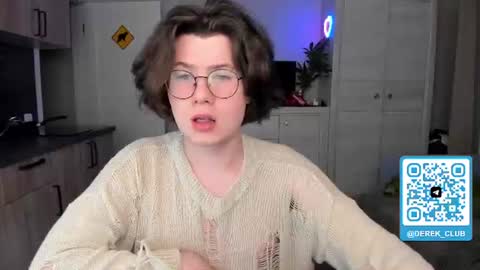 Derek online show from June 12, 10:07 pm