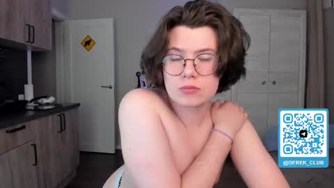 Derek online show from June 10, 9:59 pm