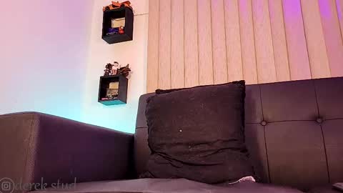 Derek independent model  online show from September 22, 5:18 am