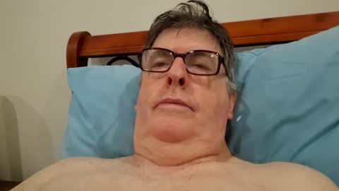 Desmon1958 online show from April 4, 8:28 pm