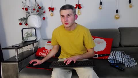 devin_ho online show from December 27, 7:35 pm