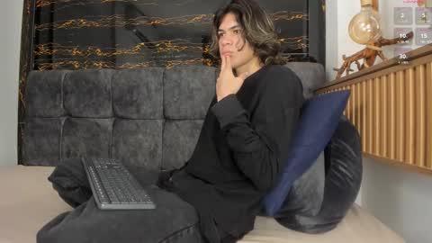 diamond_twink online show from February 5, 2:02 pm