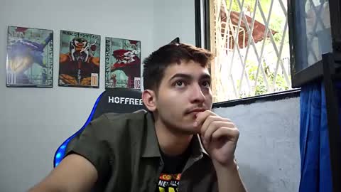 Snapshot of diegorogue_ chatting on February 18, 2:27 pm Diego rogue online show from February 18, 2:27 pm