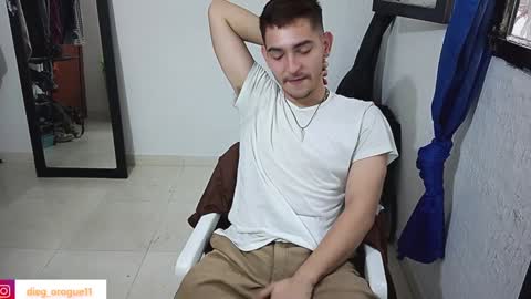 Snapshot of diegorogue_ chatting on January 24, 8:32 pm Diego rogue online show from January 24, 8:32 pm