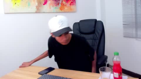 dikey_18 online show from February 28, 9:55 pm