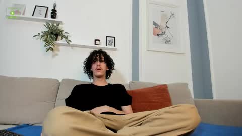 Dilan online show from December 4, 5:20 pm